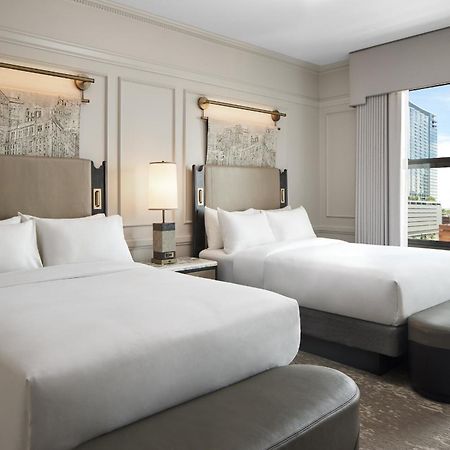 The Pfister Hotel Milwaukee Bagian luar foto