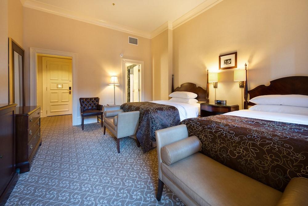 The Pfister Hotel Milwaukee Bagian luar foto