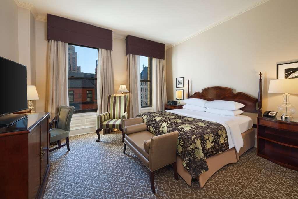 The Pfister Hotel Milwaukee Bagian luar foto
