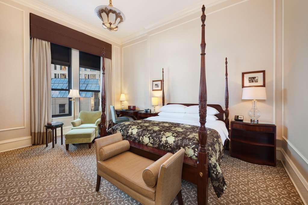 The Pfister Hotel Milwaukee Bagian luar foto