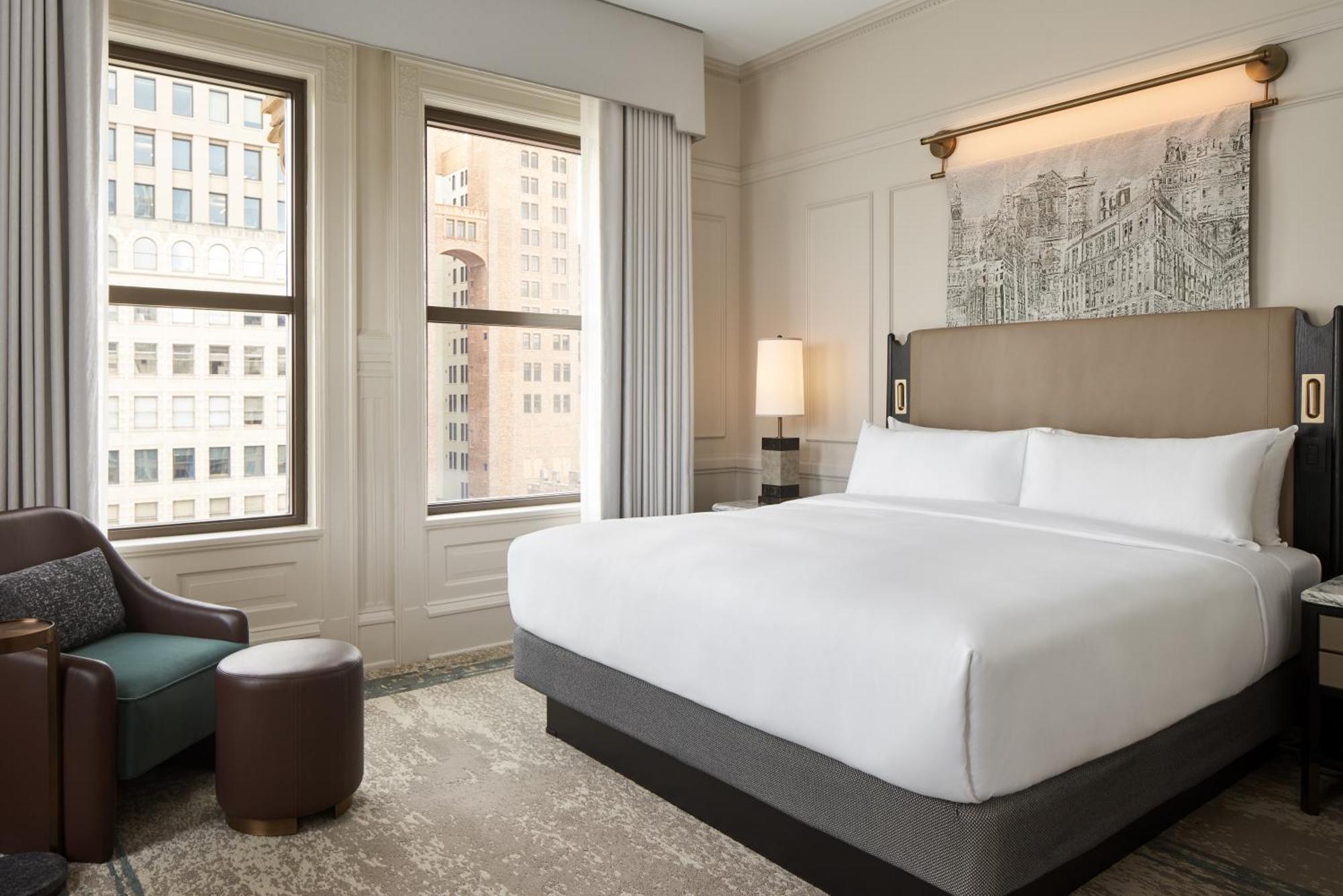 The Pfister Hotel Milwaukee Bagian luar foto