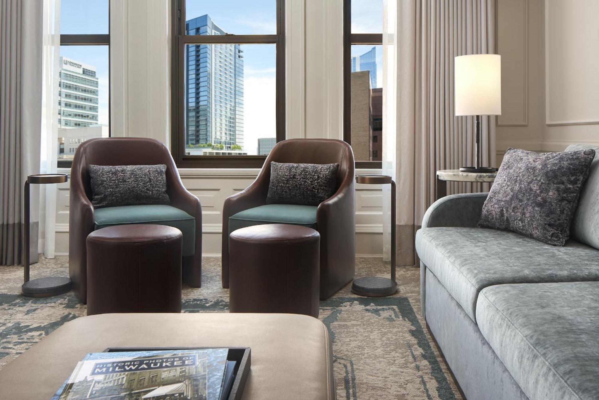 The Pfister Hotel Milwaukee Bagian luar foto