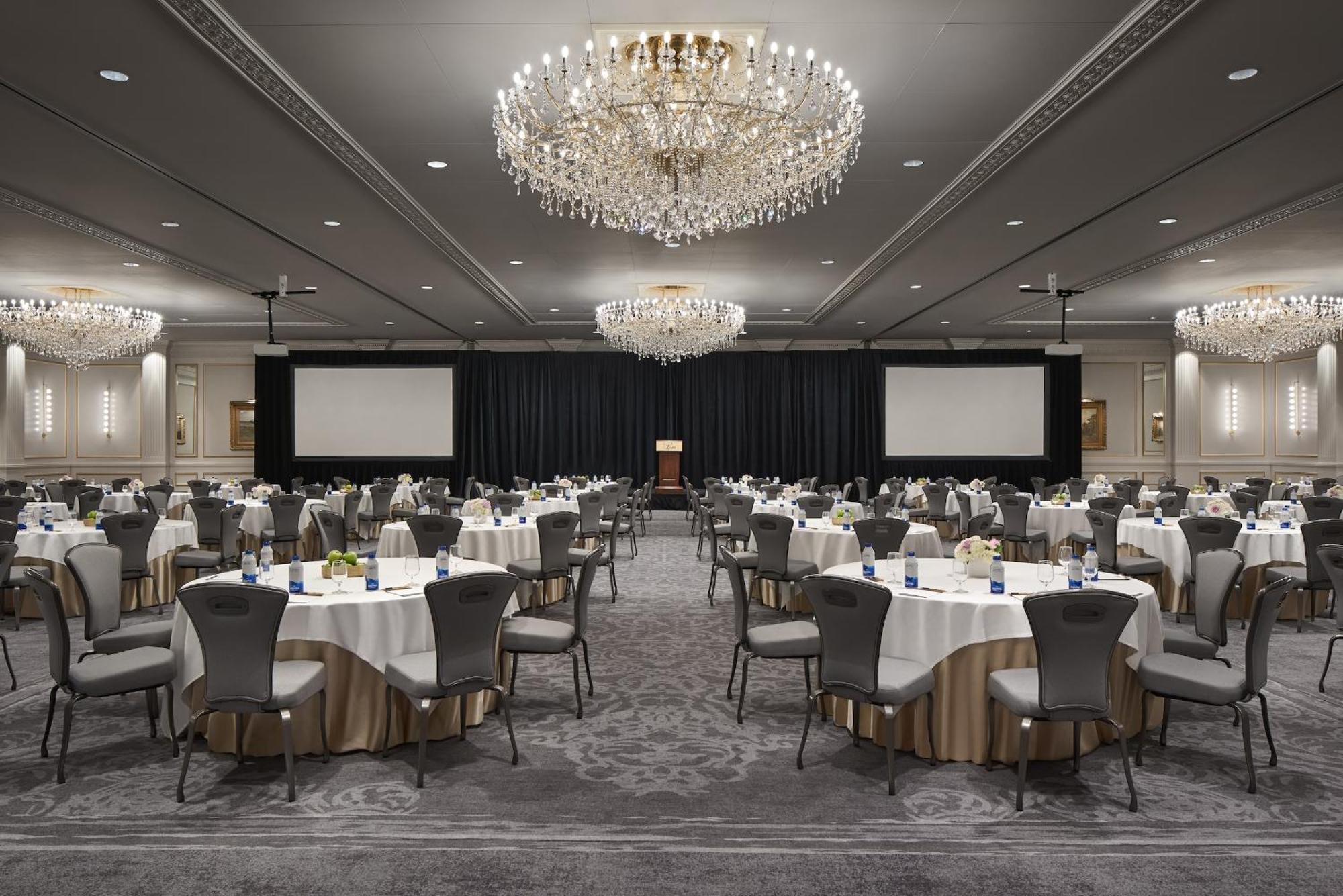 The Pfister Hotel Milwaukee Bagian luar foto