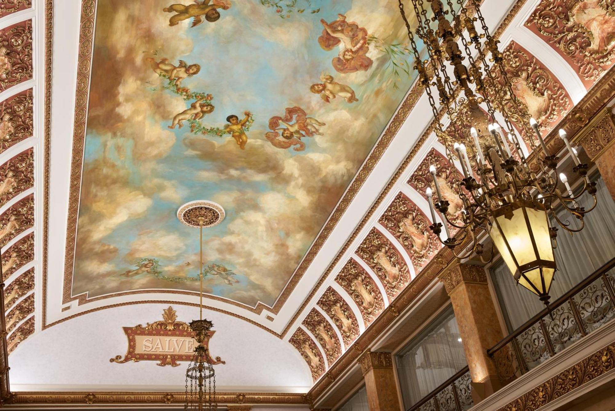 The Pfister Hotel Milwaukee Bagian luar foto
