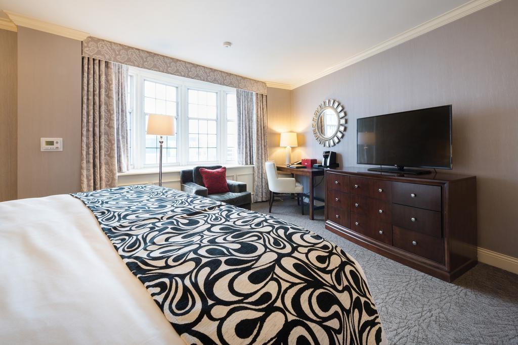 The Pfister Hotel Milwaukee Bagian luar foto