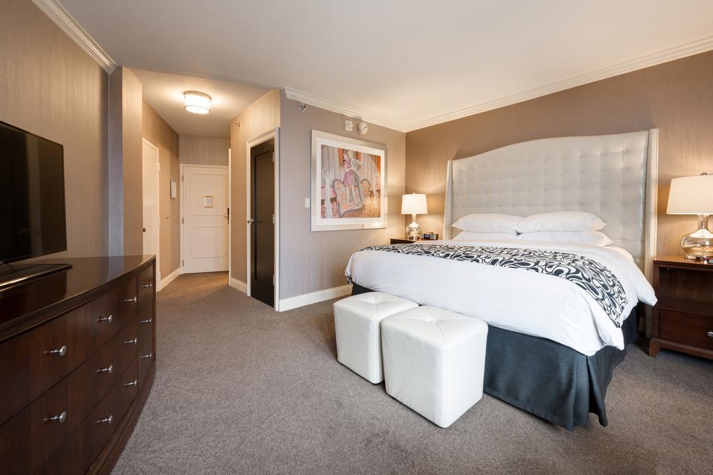The Pfister Hotel Milwaukee Bagian luar foto