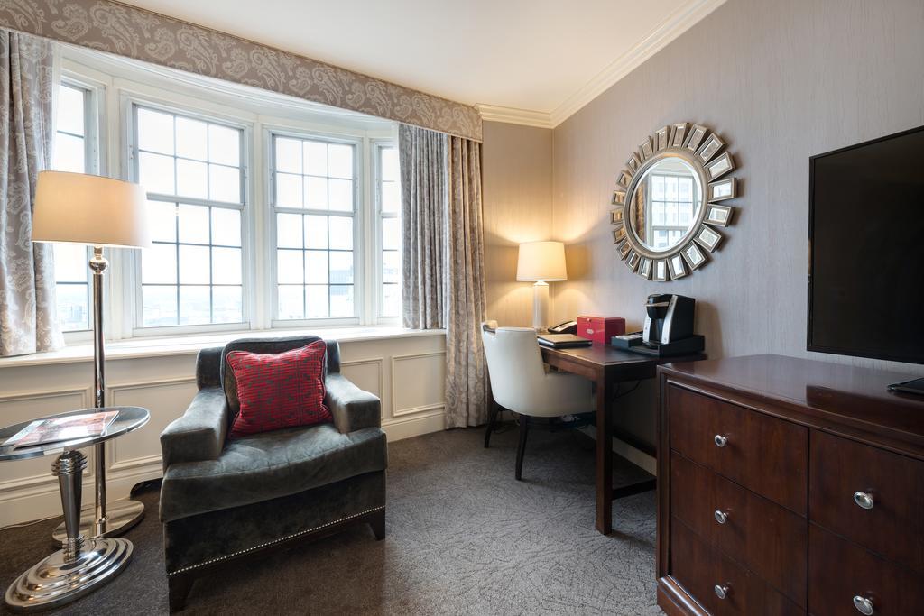 The Pfister Hotel Milwaukee Bagian luar foto