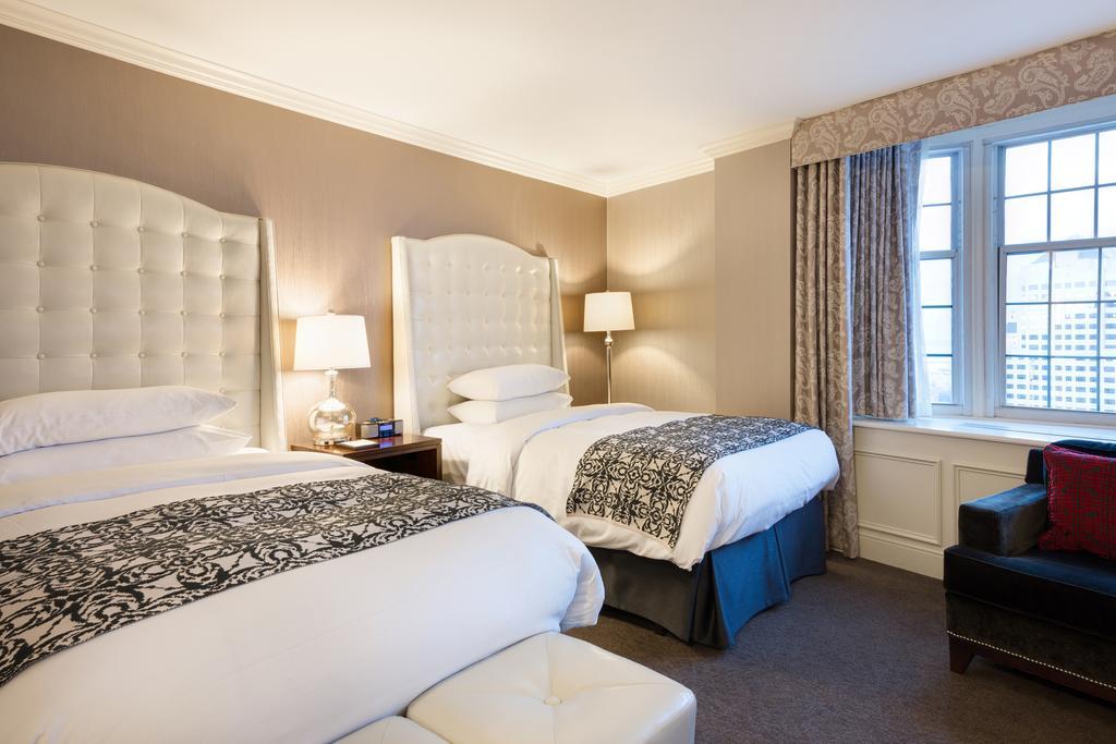 The Pfister Hotel Milwaukee Bagian luar foto