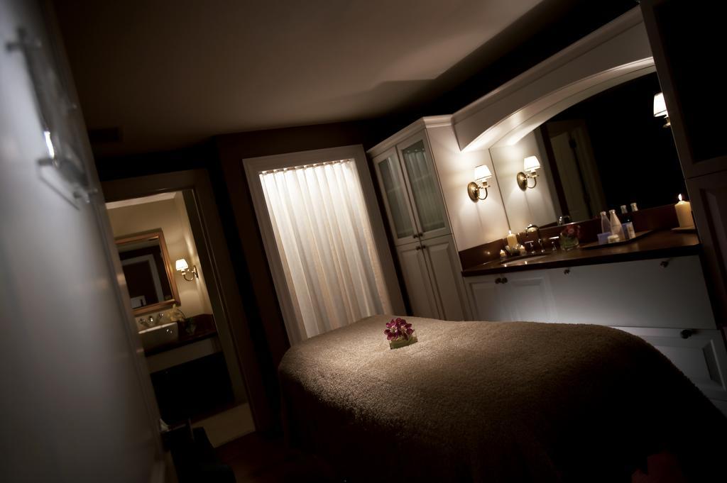 The Pfister Hotel Milwaukee Bagian luar foto