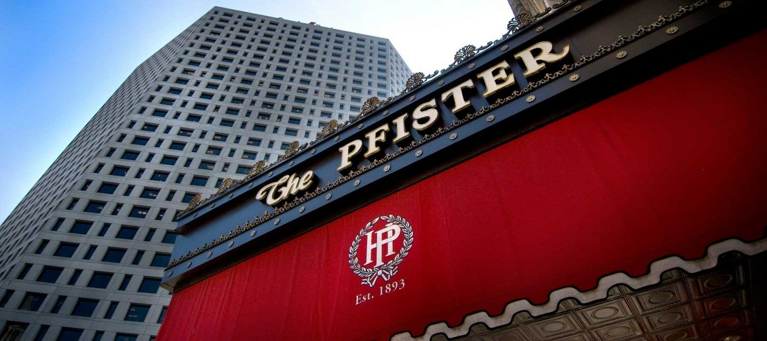 The Pfister Hotel Milwaukee Bagian luar foto